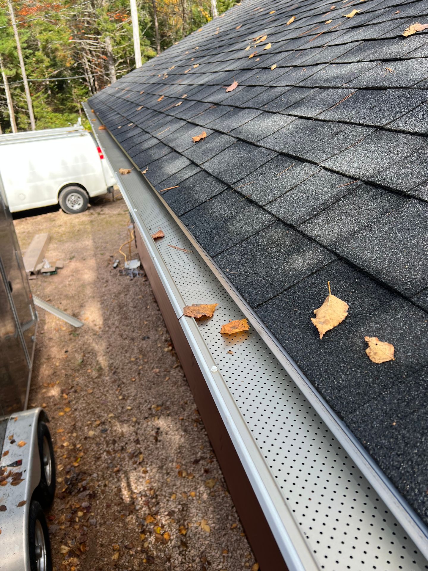 Installed seamless gutter profile